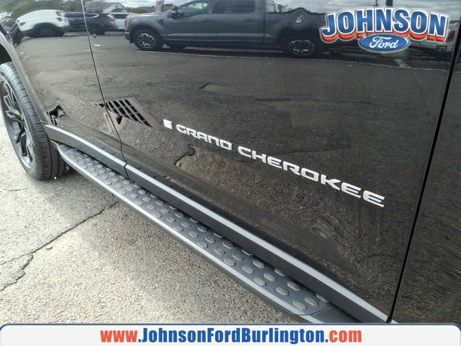 2022 Jeep Grand Cherokee L Laredo