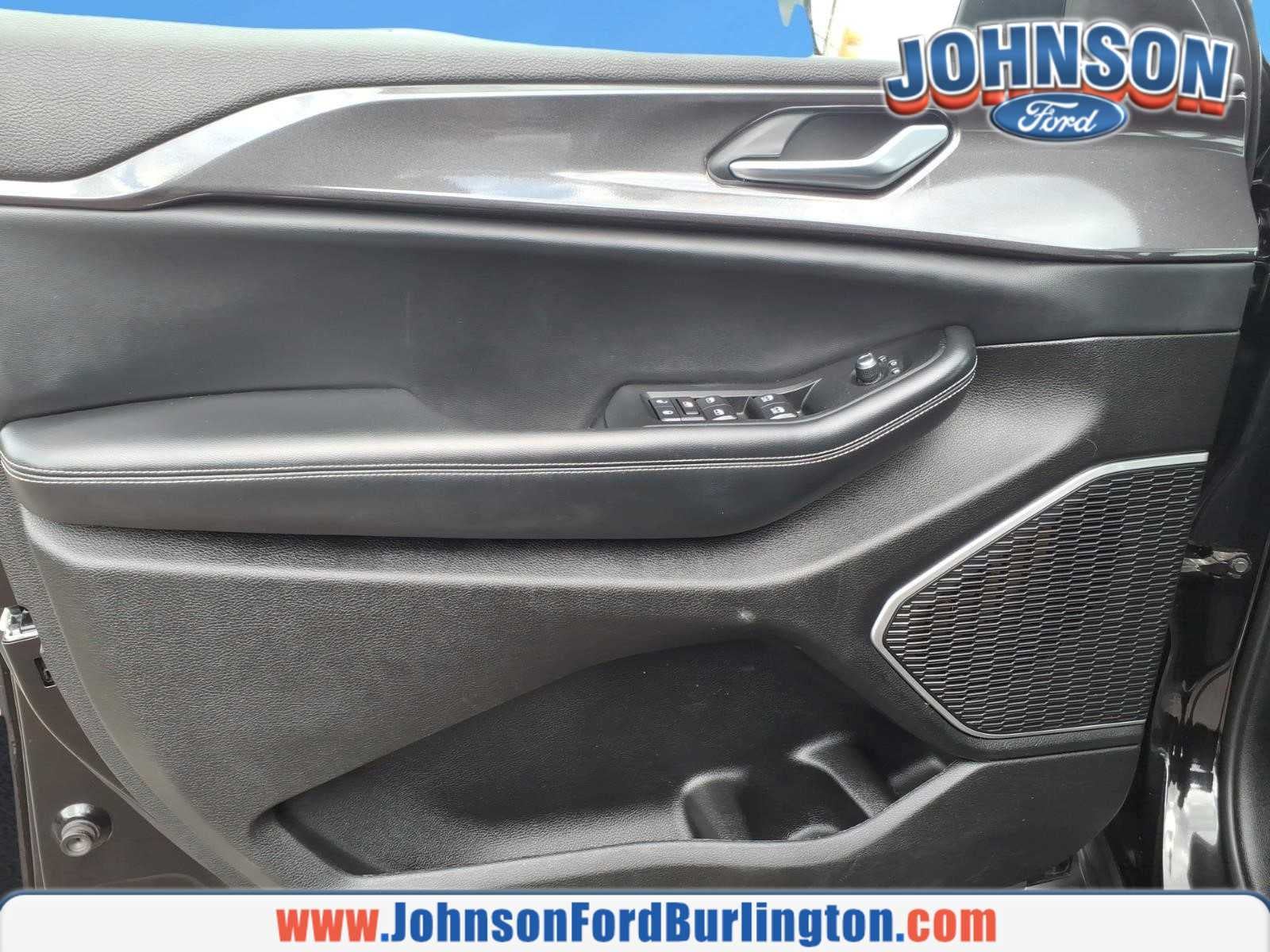 2022 Jeep Grand Cherokee L Laredo