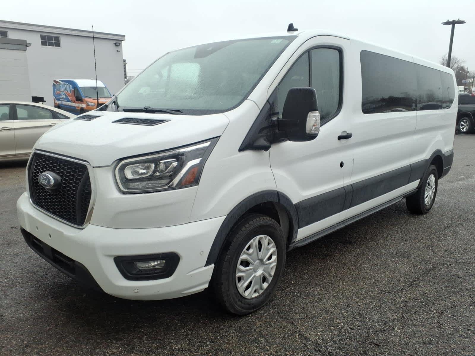 2023 Ford Transit Passenger Wagon XLT