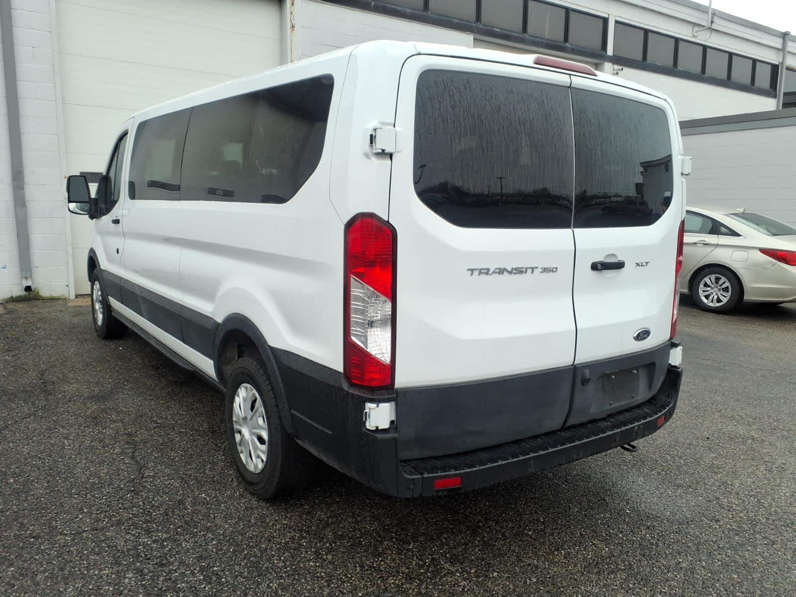 2023 Ford Transit Passenger Wagon XLT
