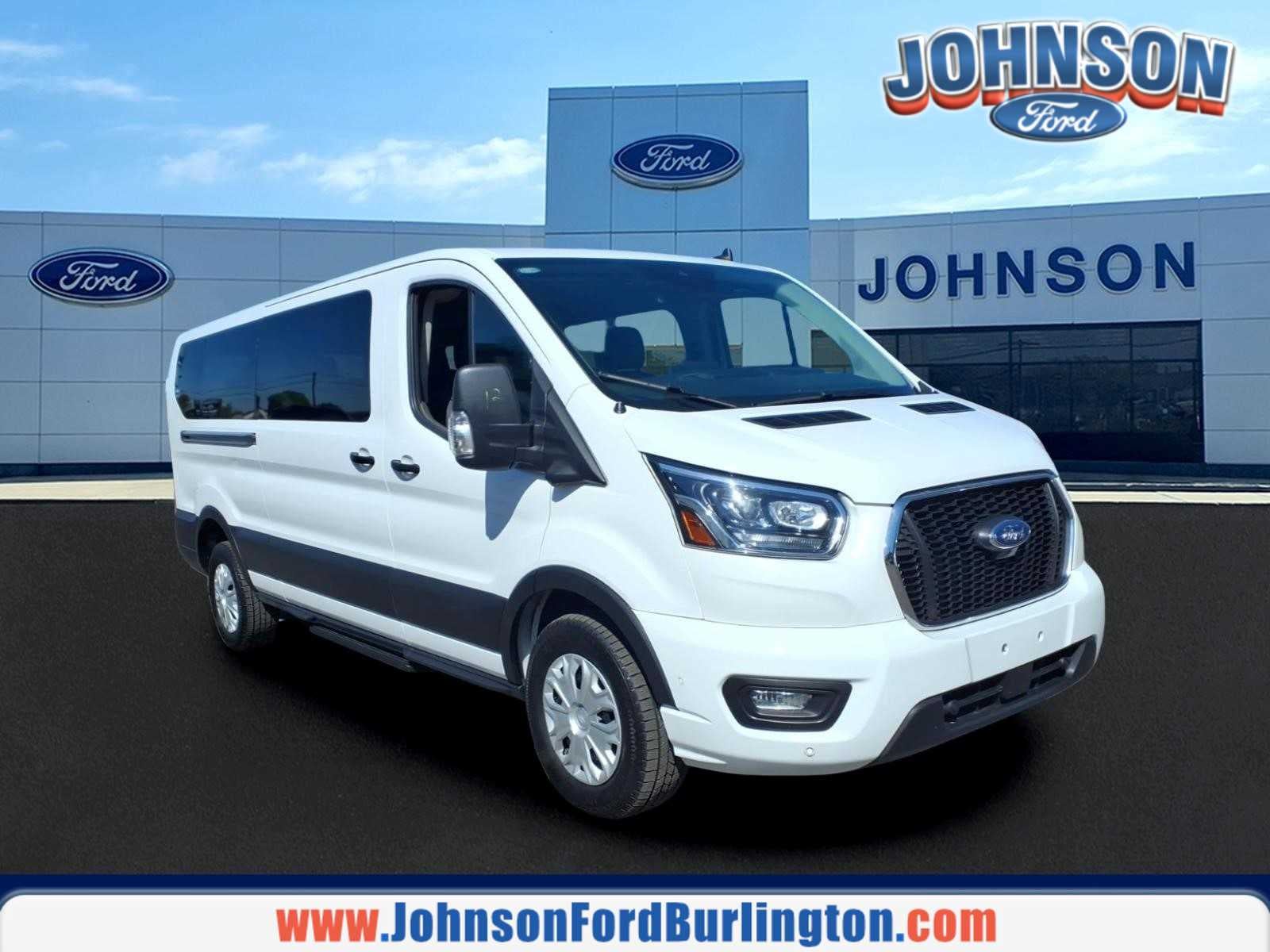 2023 Ford Transit Passenger Wagon XLT