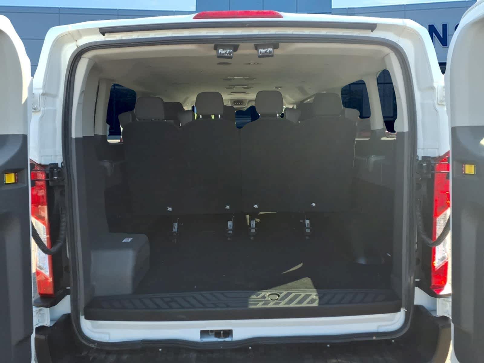 2023 Ford Transit Passenger Wagon XLT