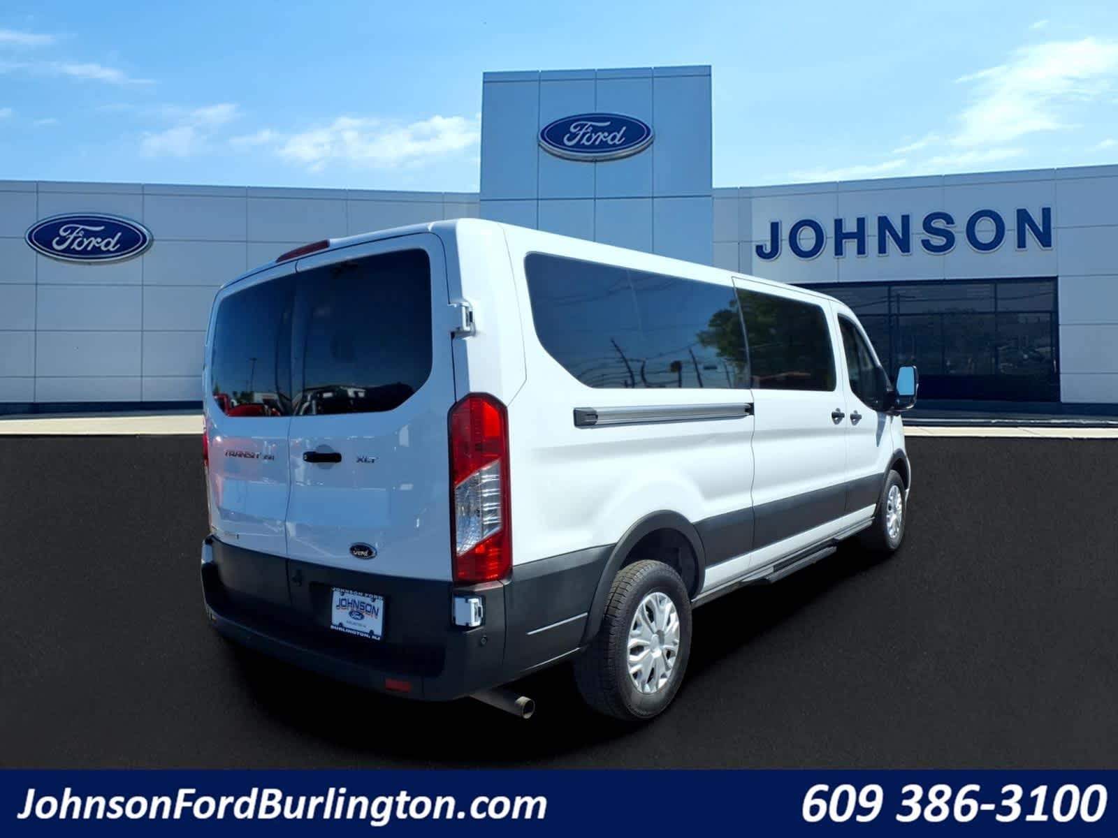 2023 Ford Transit Passenger Wagon XLT