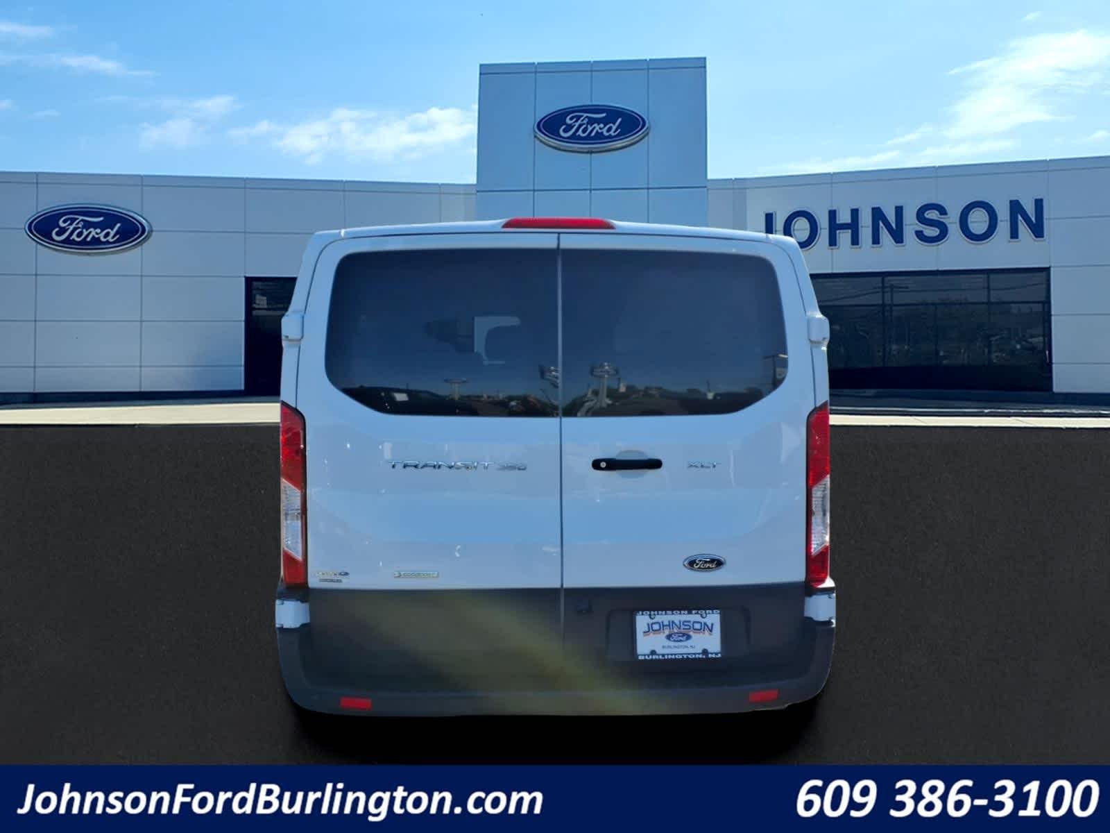 2023 Ford Transit Passenger Wagon XLT
