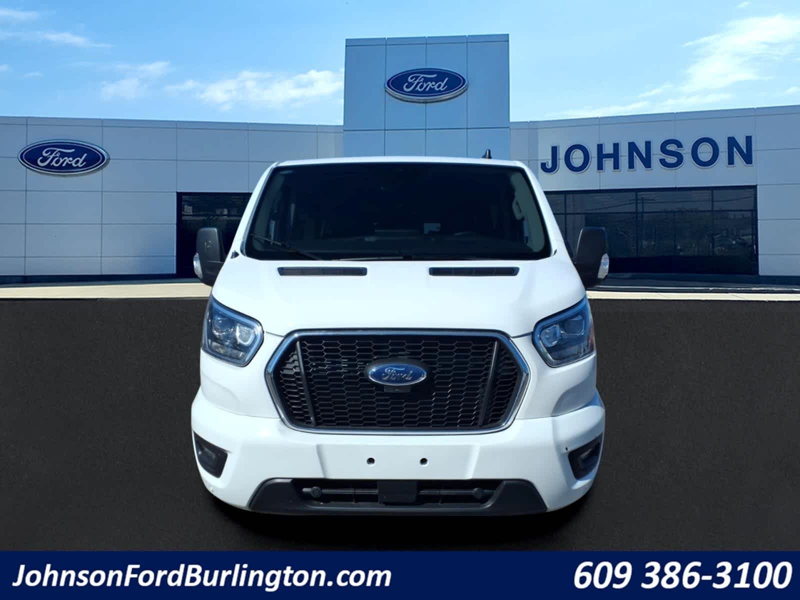 2023 Ford Transit Passenger Wagon XLT