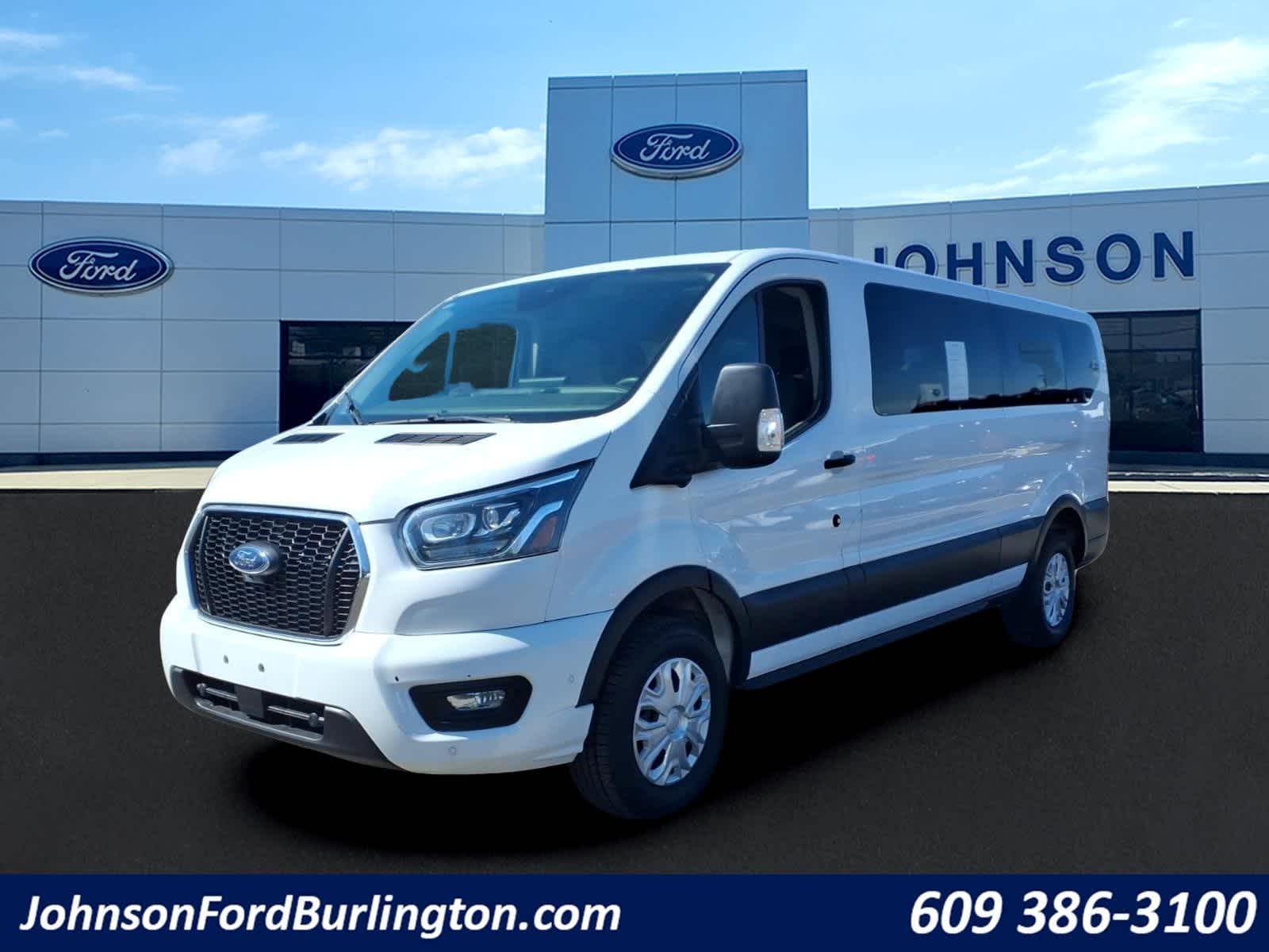 2023 Ford Transit Passenger Wagon XLT