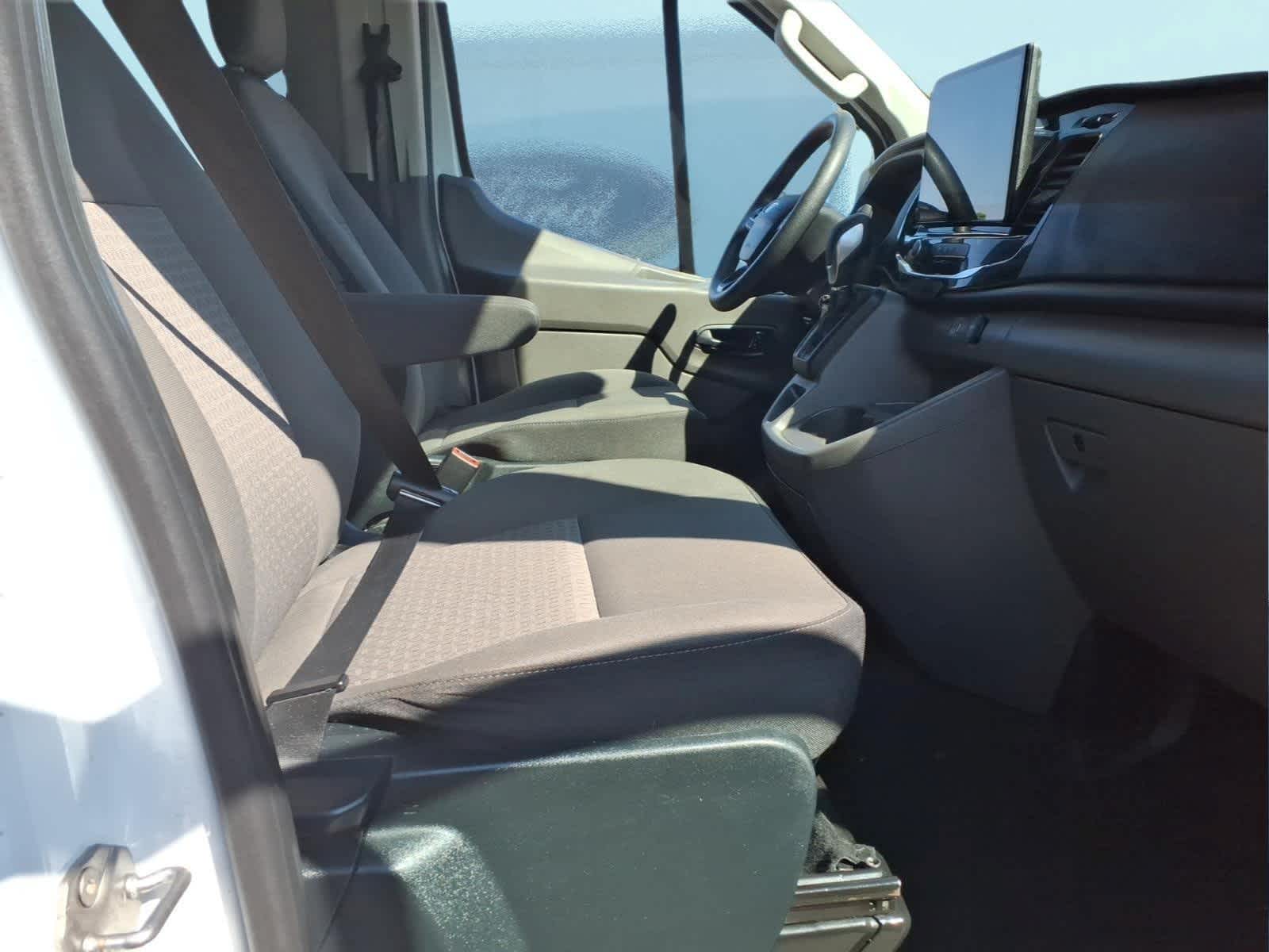 2023 Ford Transit Passenger Wagon XLT
