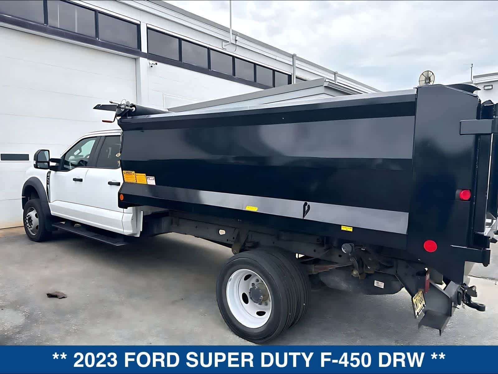 2023 Ford Super Duty F-450 DRW Chassis Cab XL