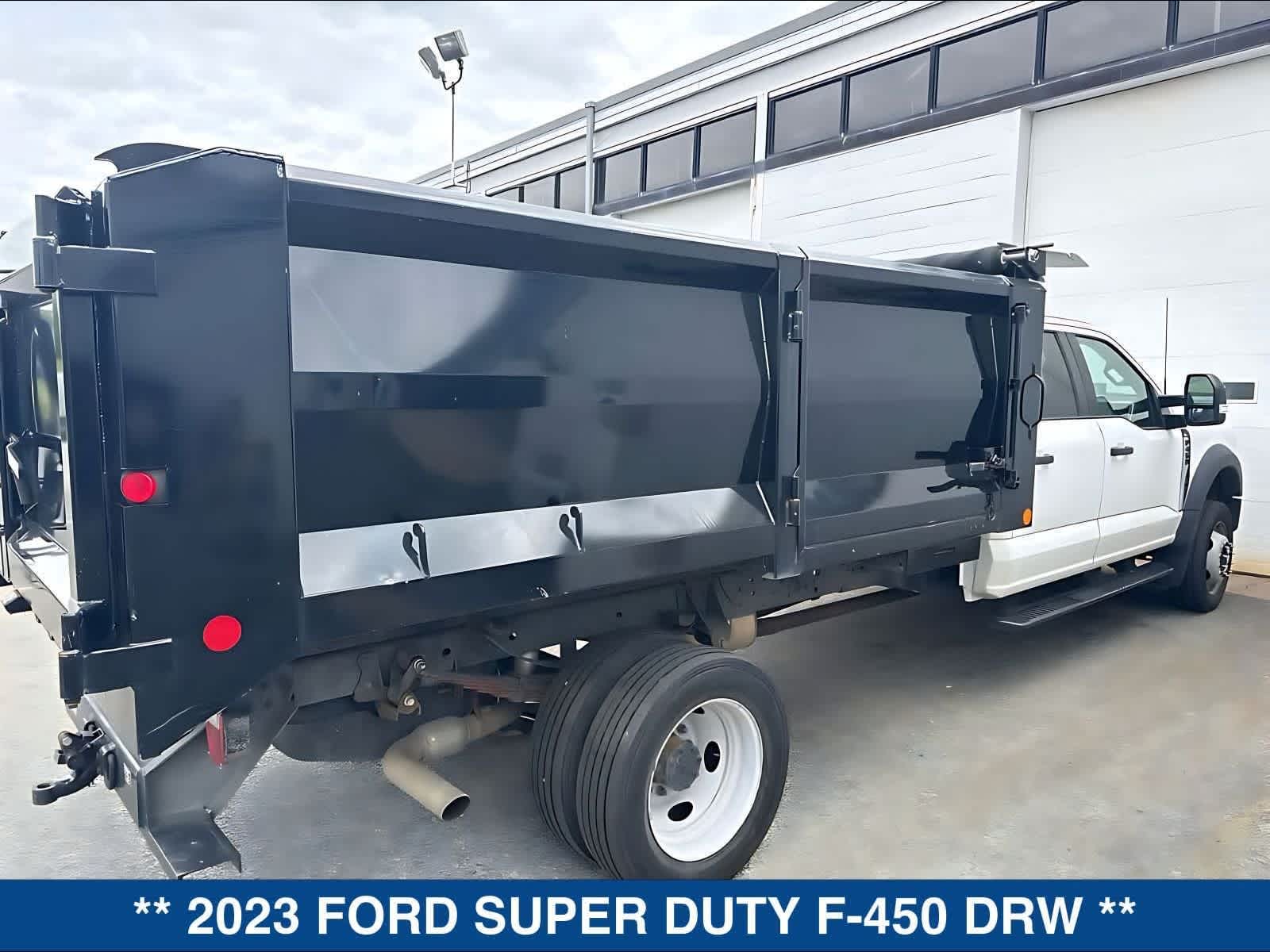 2023 Ford Super Duty F-450 DRW Chassis Cab XL