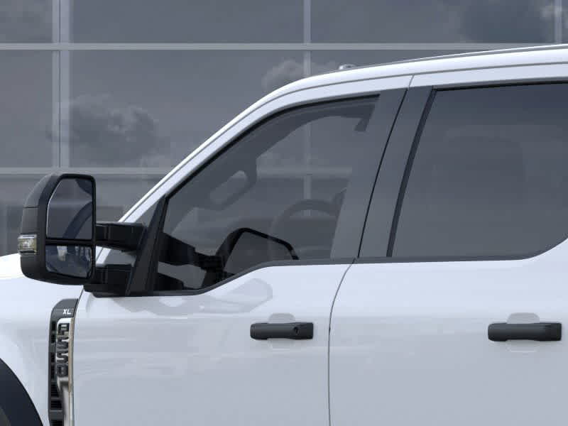 2025 Ford Super Duty F-550 DRW F-550® XL