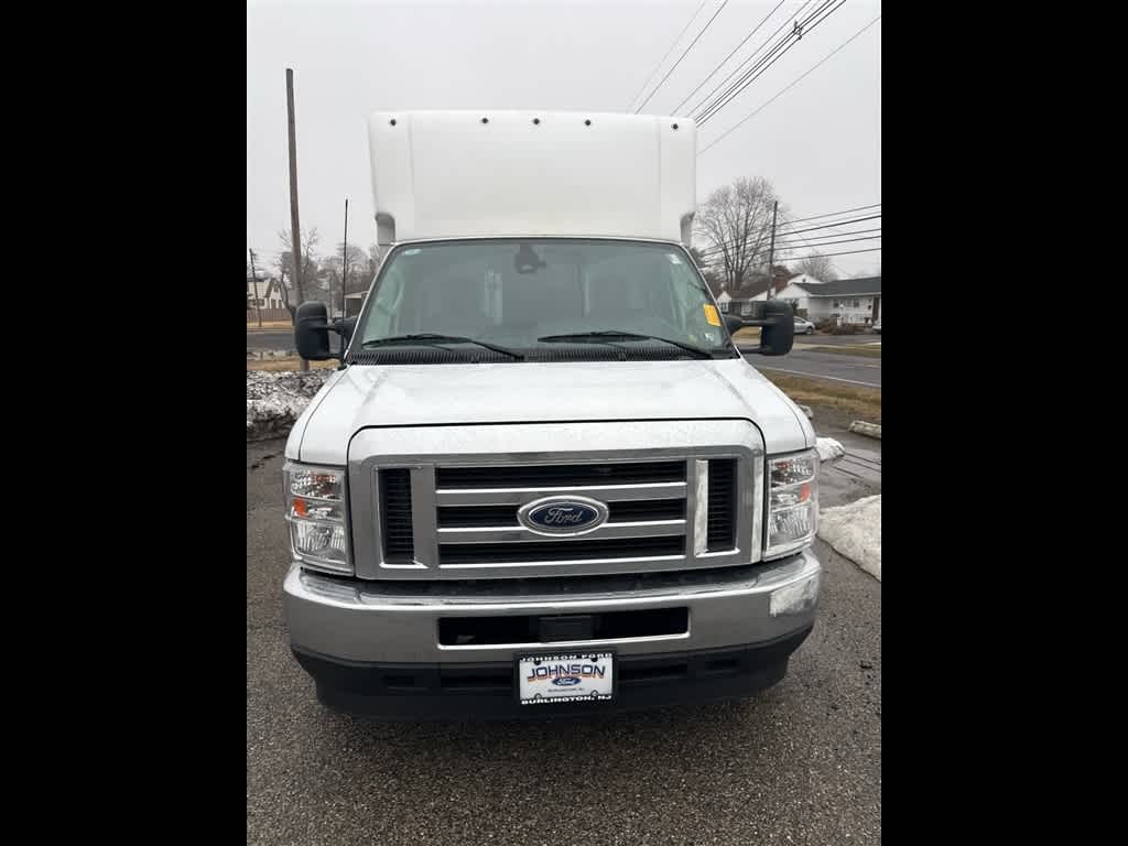 2024 Ford E-Series Cutaway E-350 SRW 138" WB