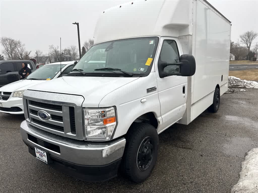 2024 Ford E-Series Cutaway E-350 SRW 138" WB