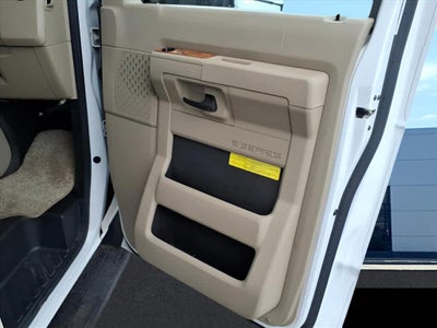 2017 Ford E-Series Cutaway Base DRW