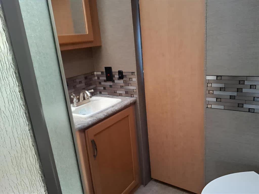 2017 Ford E-Series Cutaway Base DRW