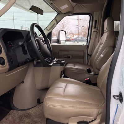 2017 Ford E-Series Cutaway Base DRW