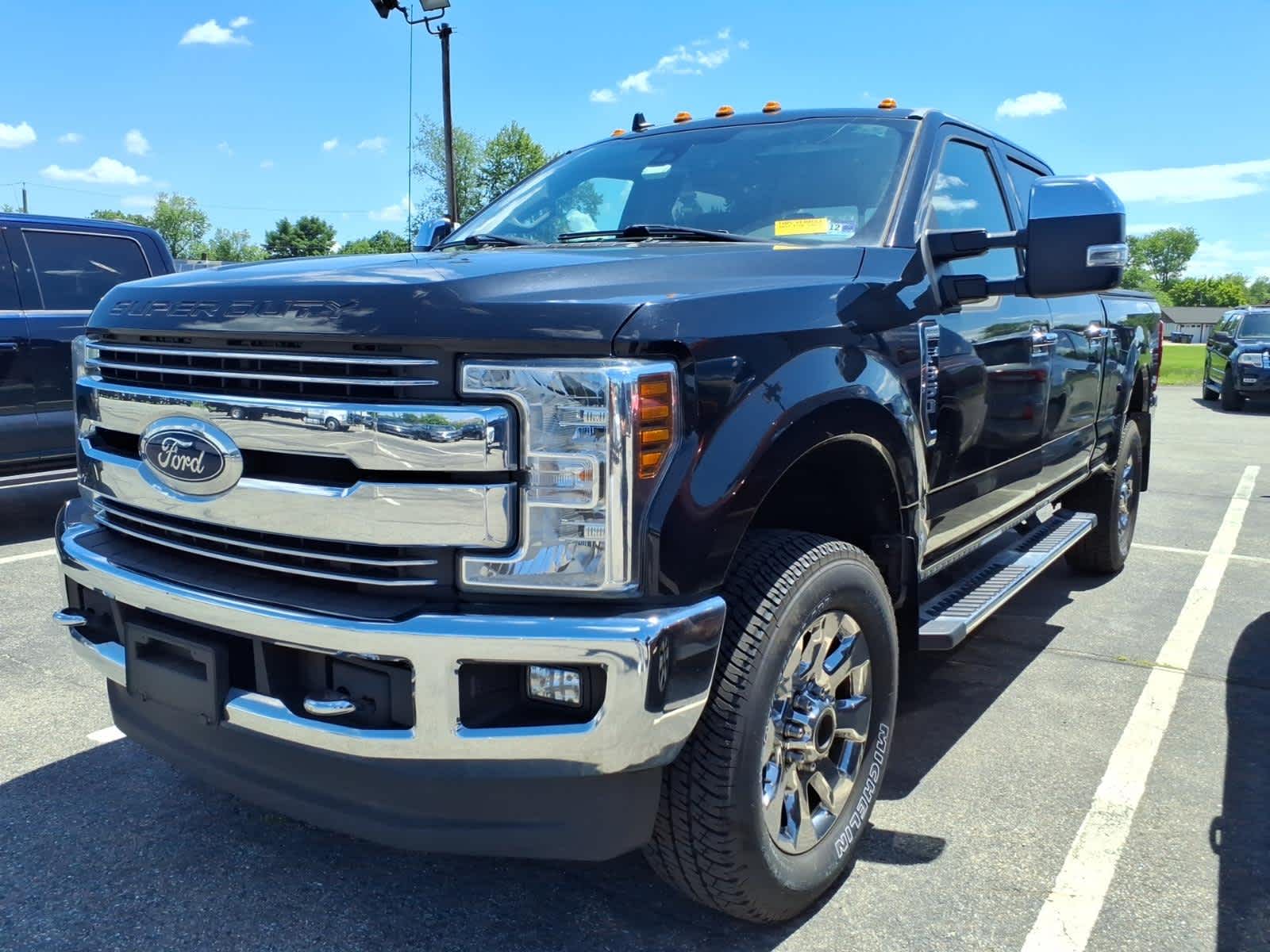 2019 Ford Super Duty F-350 SRW Pickup LARIAT