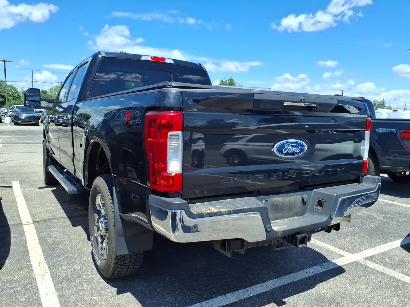 2019 Ford Super Duty F-350 SRW Pickup LARIAT