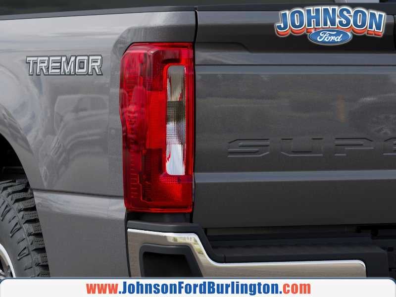 2027 Ford Super Duty F-350 SRW XLT