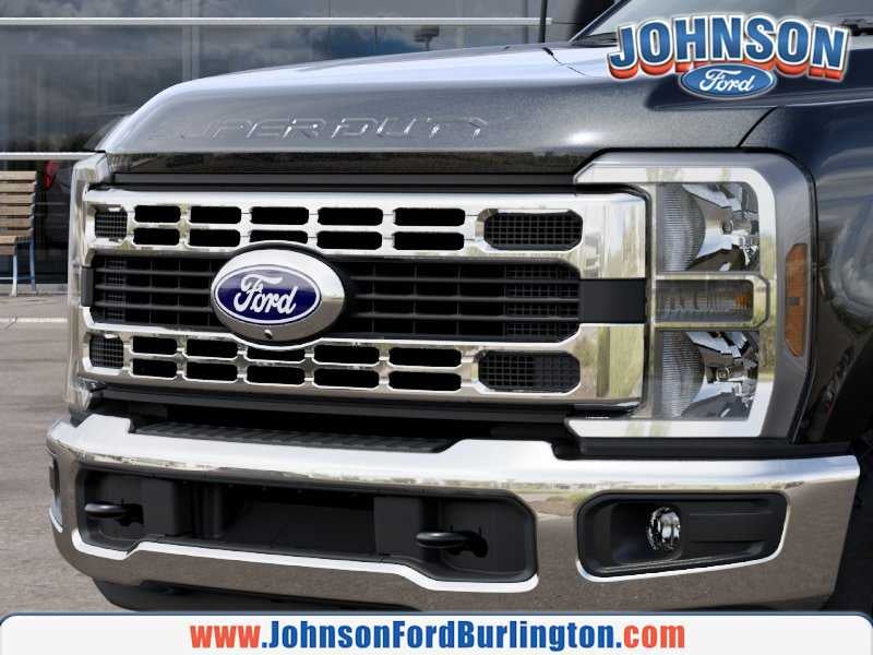 2027 Ford Super Duty F-350 SRW XLT