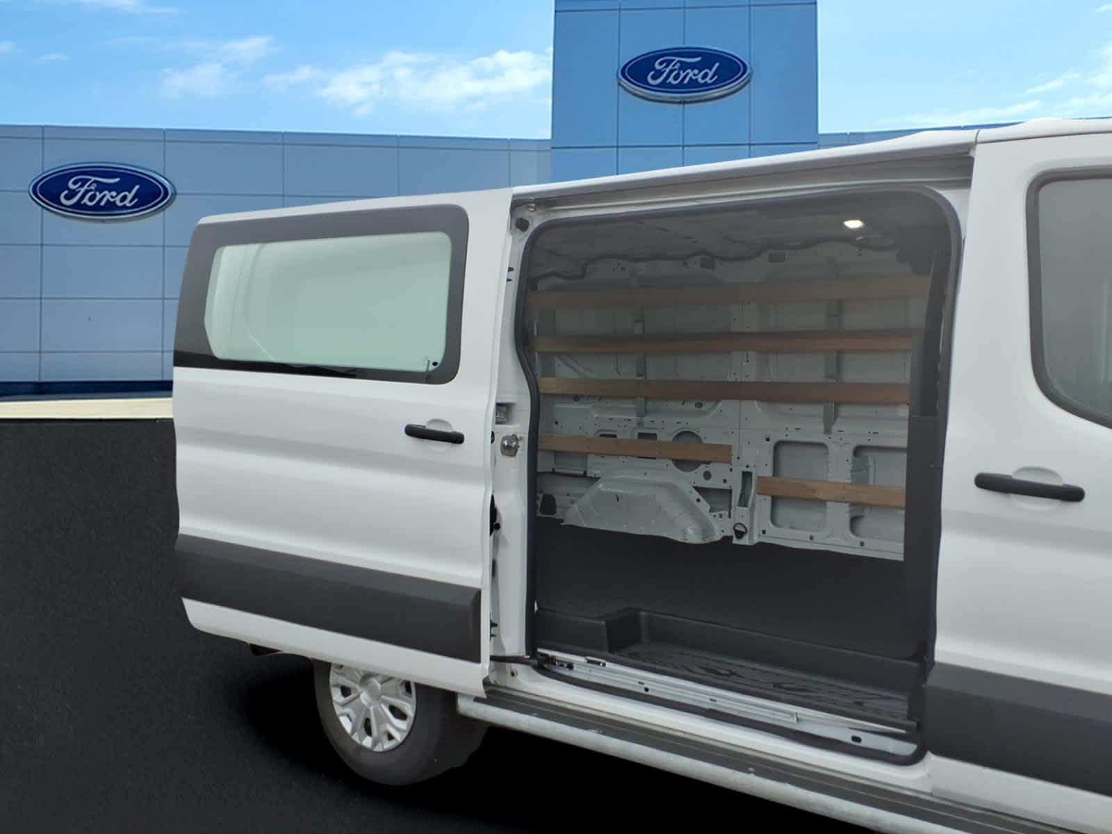 2024 Ford Transit T-250 130" Low Rf 9070 GVWR RWD
