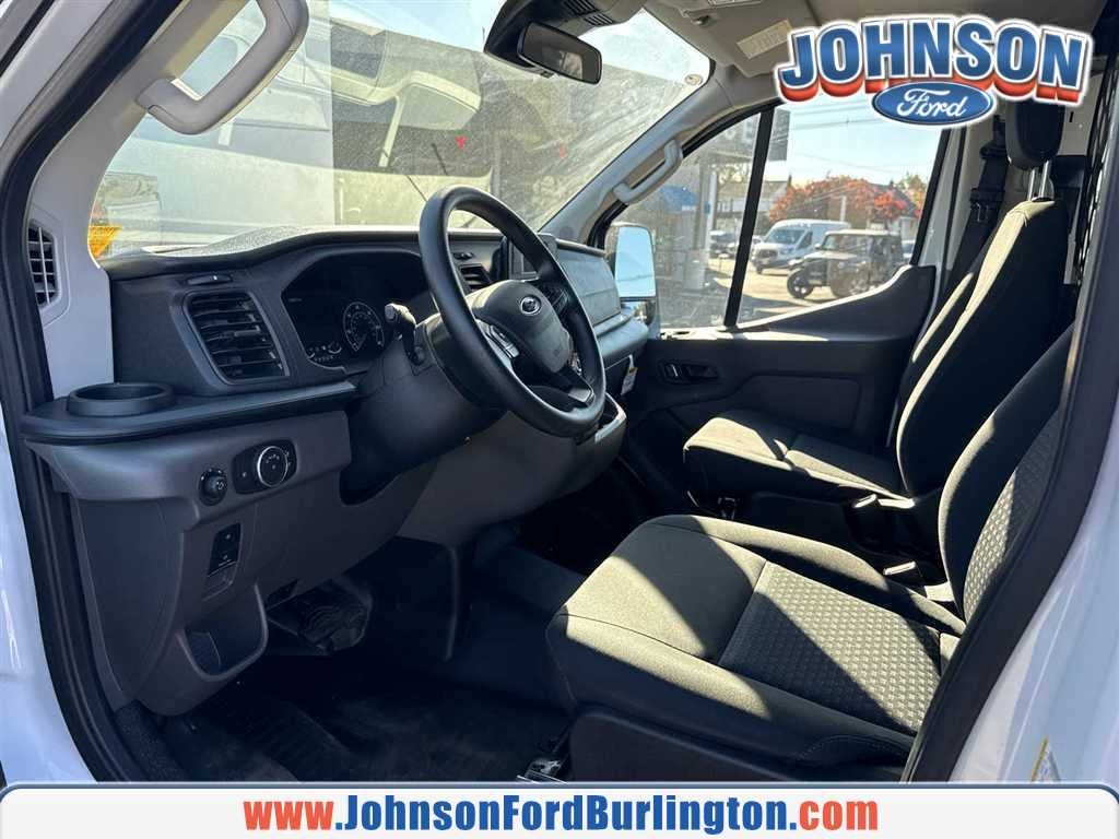 2025 Ford Transit Base
