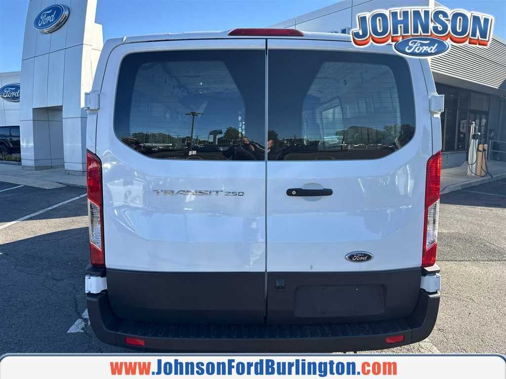 2025 Ford Transit Base