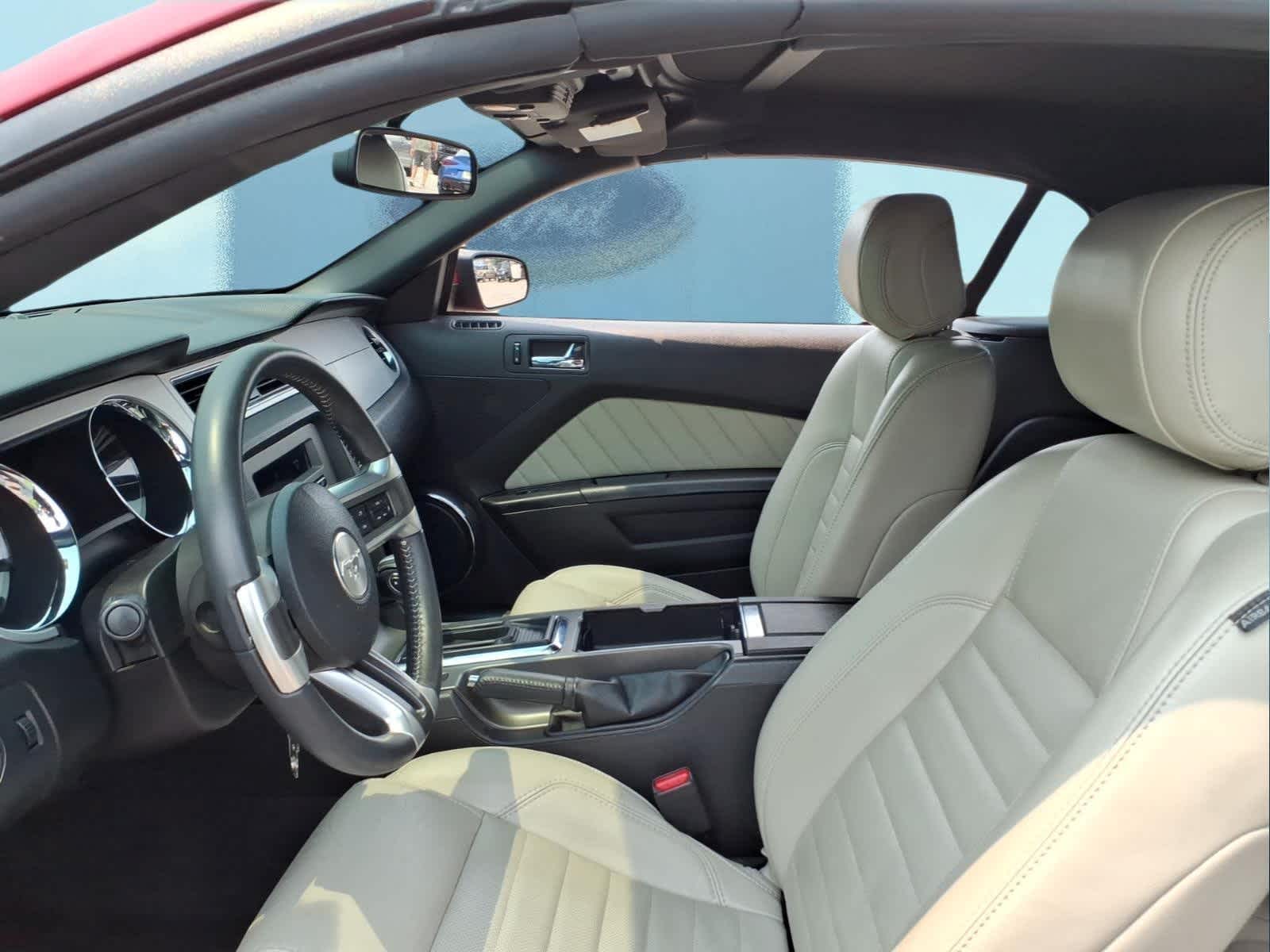 2014 Ford Mustang V6 Premium
